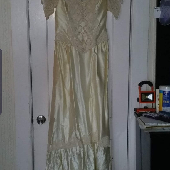 Vintage wedding dress - Picture 3 of 3